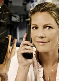 《热线》：当绝望呼叫，谁能接住生死一线？惊悚悬疑，一次无法挂断的求救